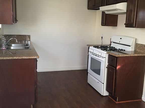 5th image of 1292 N Altadena Dr APT 1