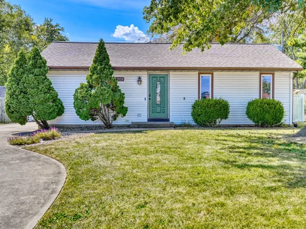 2205 E Washington St, Urbana, IL 61802