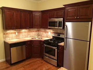 1463 E 3rd St #7 — Photo 1