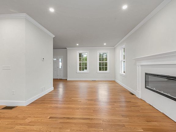 3rd image of 110 Friendship St