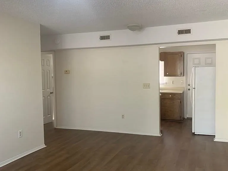 824 Charles C Frasier Blvd #A — Photo 2
