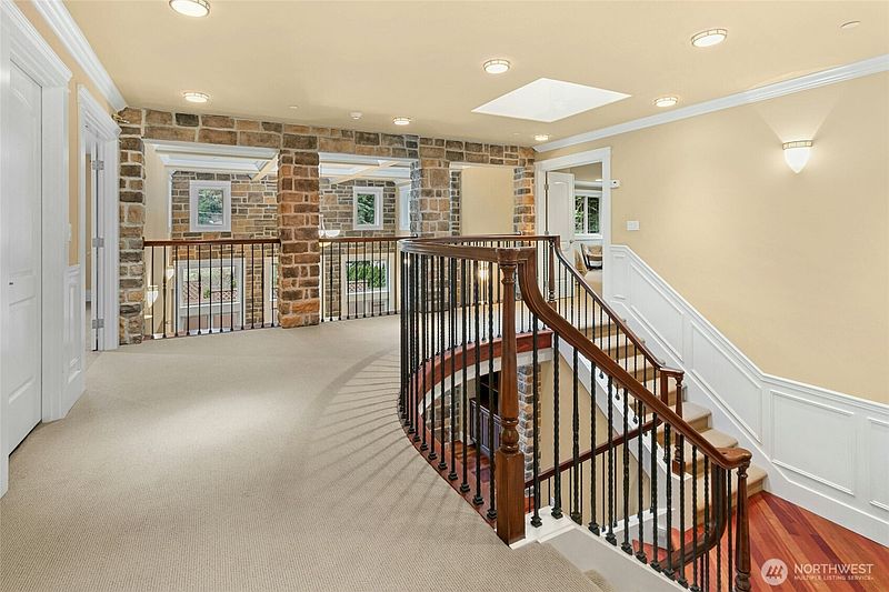 4th image of 18634 92nd Avenue NE