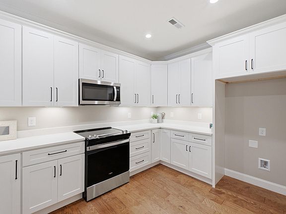 2nd image of 5282 Baylor St NW