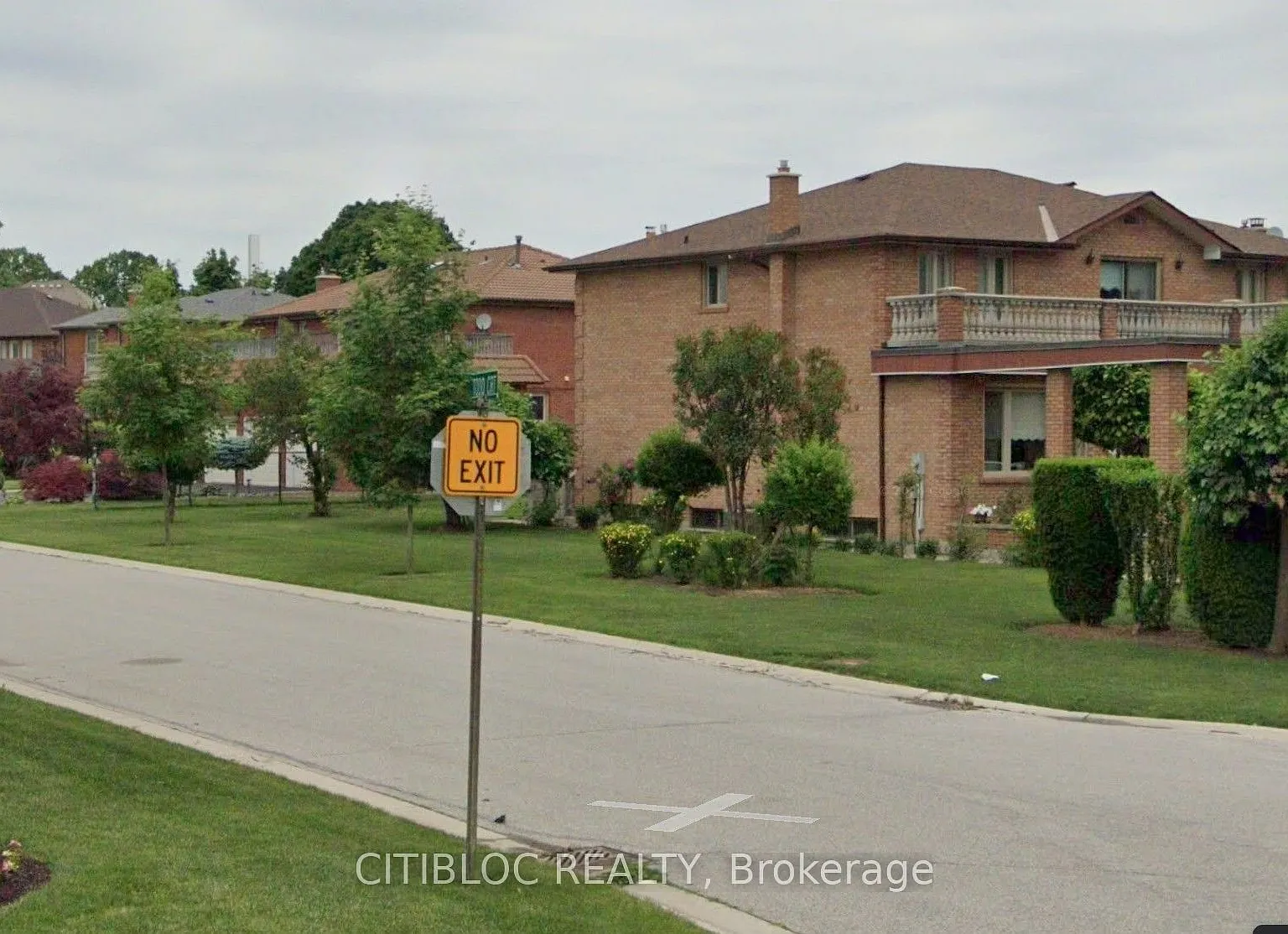3 bed, $2,200 — Photo 1