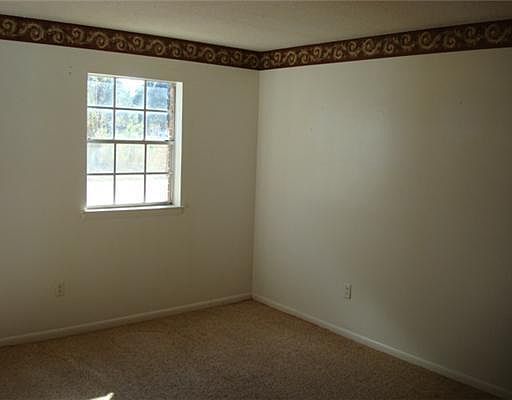 2nd image of 1616 Courtney St
