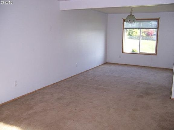 4th image of 2117 NE 166th Ave