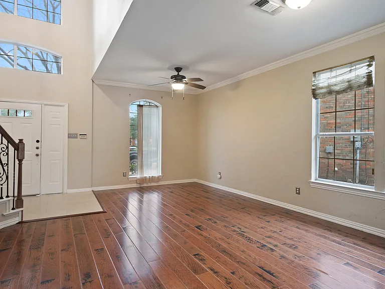 3777 Meadowcreek Cir — Photo 5