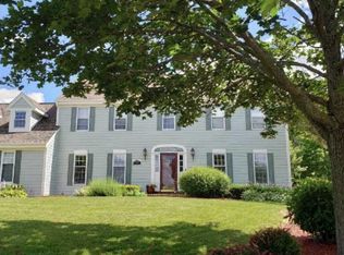 N100W15109 Snow Hill Ct, Germantown, WI