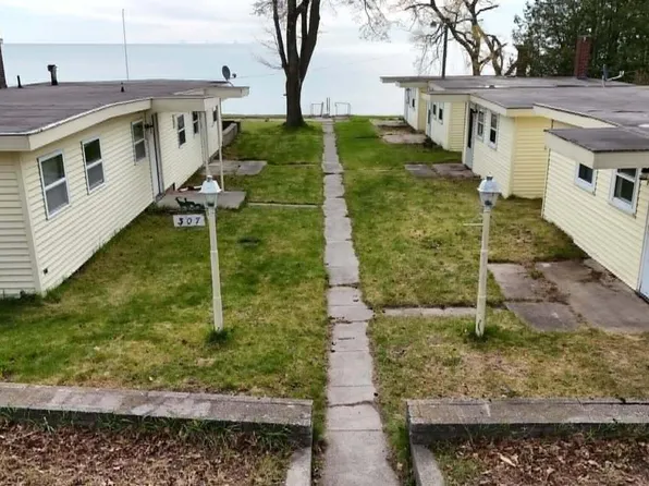 307 Huron Ave, Harrisville, MI 48740
