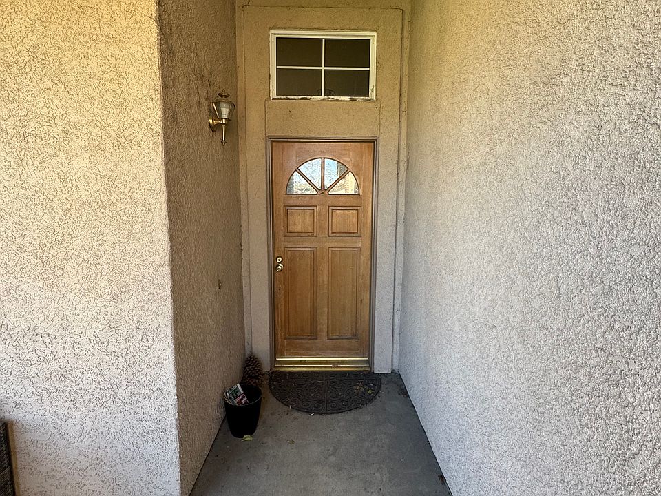 1st image of 22433 Silver Dollar St