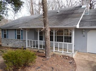 32 Smart Ln, Bella Vista, AR 72715
