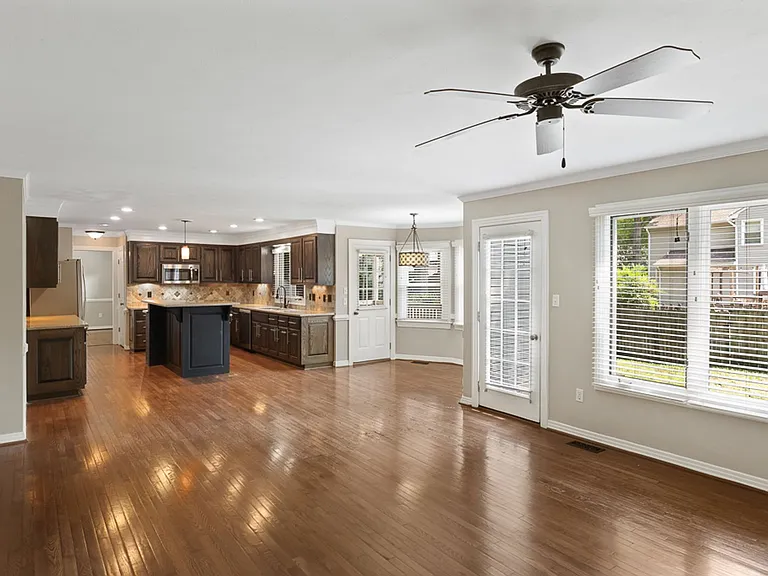 501 Asbury Ct — Photo 18