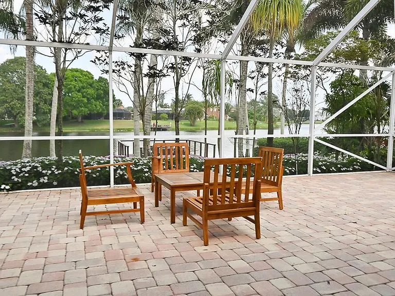 12828 Meadowbreeze Dr — Photo 35