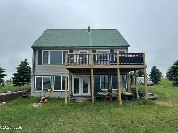 1032 Lake Alice Dr, Clear Lake, SD 57226