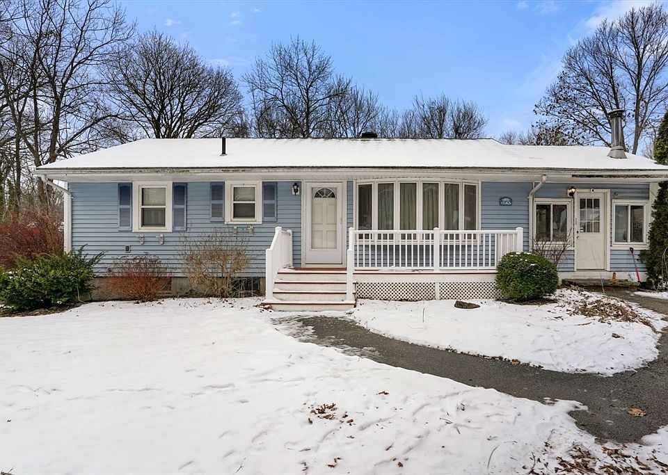 1st image of 28 Bayberry Ln