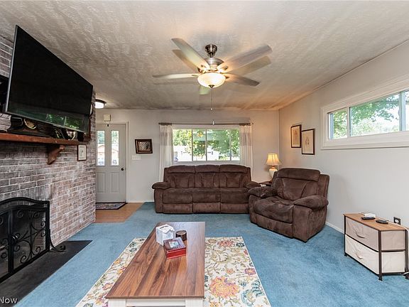 5th image of 141 Sunset Dr