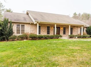 3041 Pace Rd, Hendersonville, NC 28792