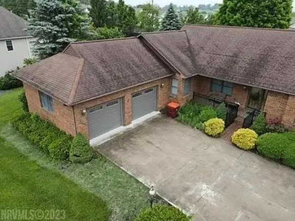 1207 Cedar Orchard Dr E, Blacksburg, VA 24060