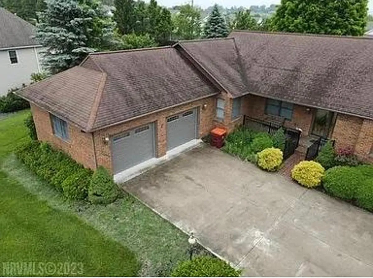Building Photo - 1207 Cedar Orchard Dr E