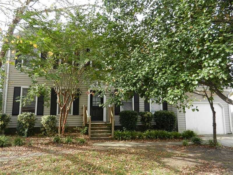 1st image of 832 Kemp Meadow Dr