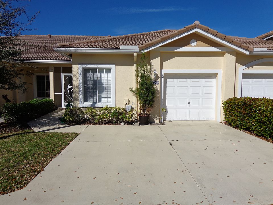 1st image of 1079 SW 42nd Way