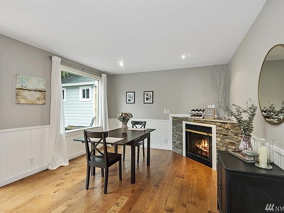 4th image of 24245 Elferro Ct NE