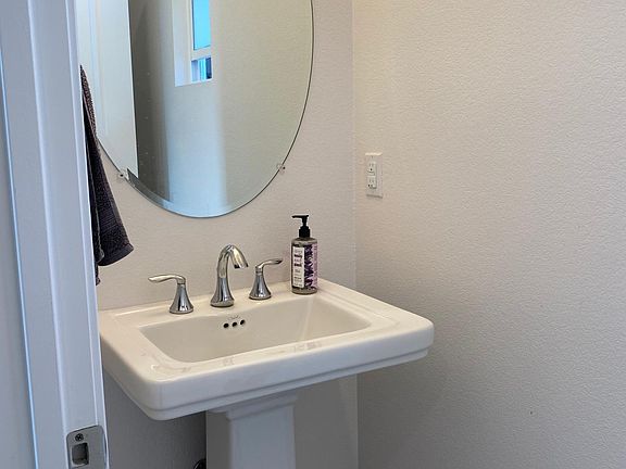 4th image of 846 Cotati Ter #5
