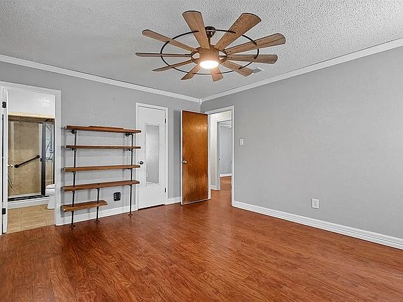 4th image of 209 Hudson Ave