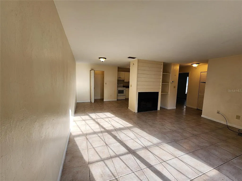 2 bed, 1.0 bath, 837 sqft, $975 — Photo 4