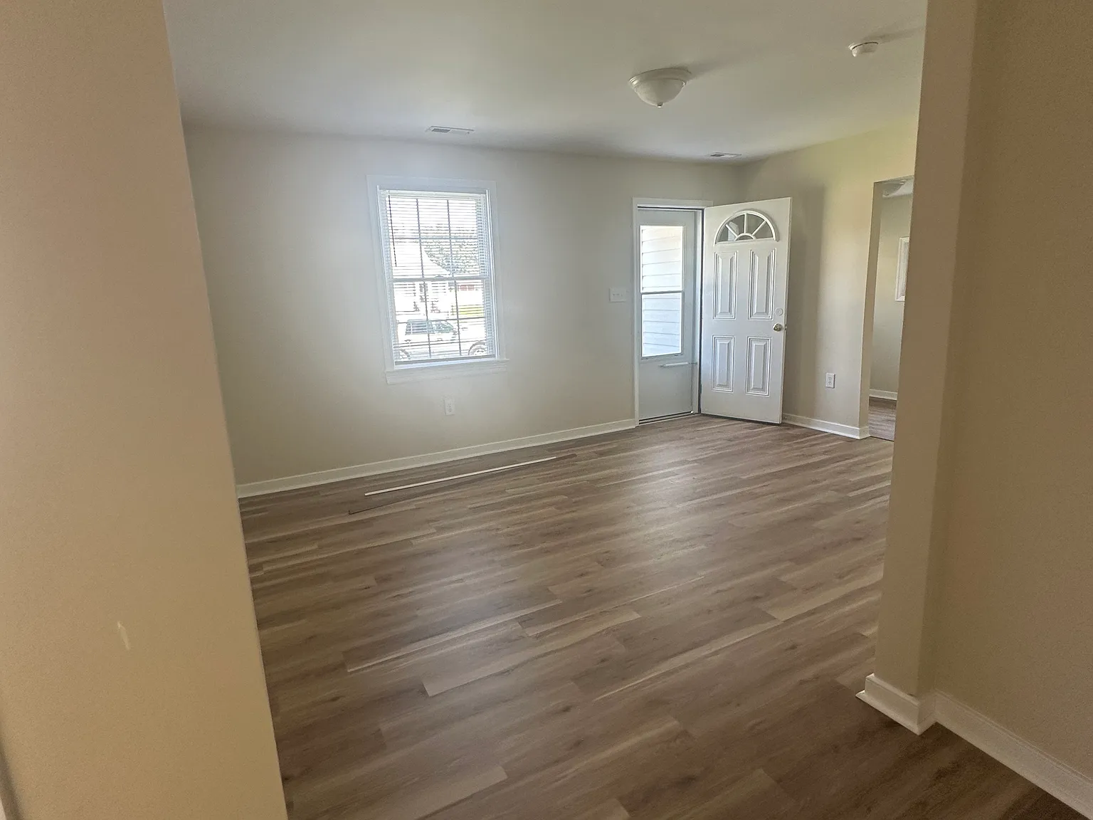 2813 Skelton St — Photo 4