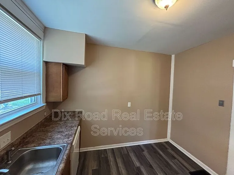 11169 Maple St — Photo 13