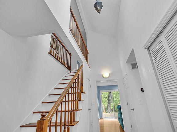 3rd image of 2512 E Rock Creek Dr