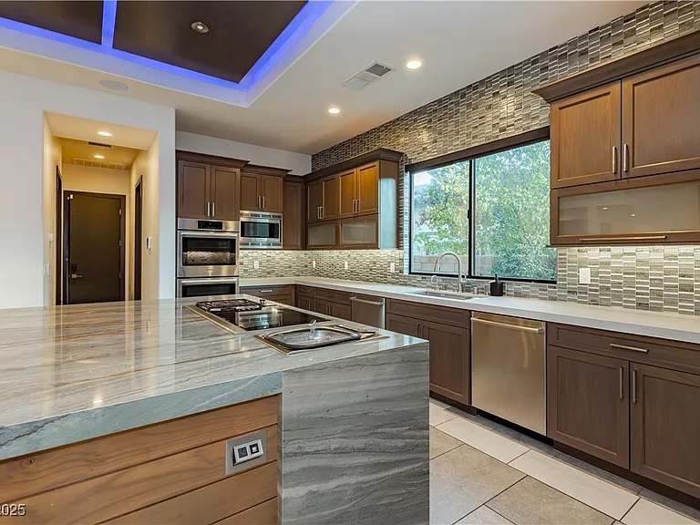 94 Glade Hollow Dr — Photo 12