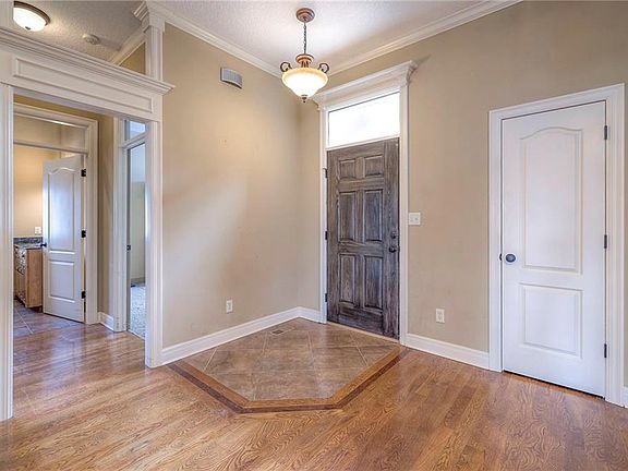 4th image of 504 NE Sienna Pl