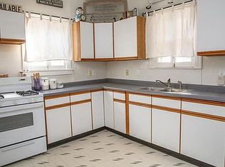 915 Tremont St #1, Cedar Falls, IA 50613