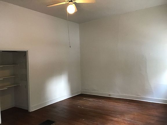 3rd image of 4110 California Ave