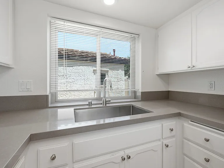 6805 Briarwood Dr — Photo 10