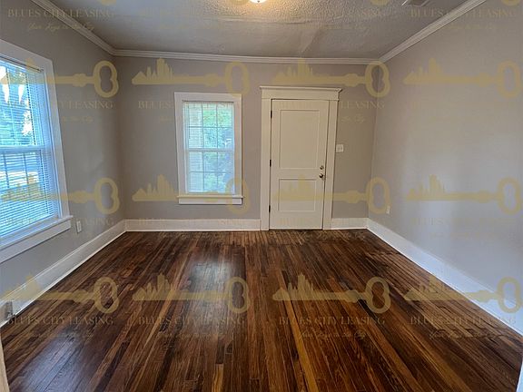 2nd image of 919 Aubra Rd