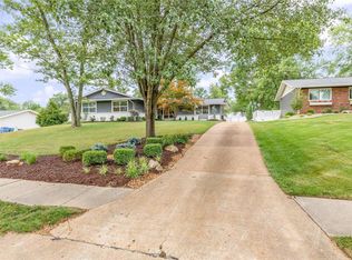233 Saint Marys Dr, Ballwin, MO