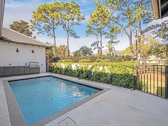 5th image of 3202 Bay Estates Dr