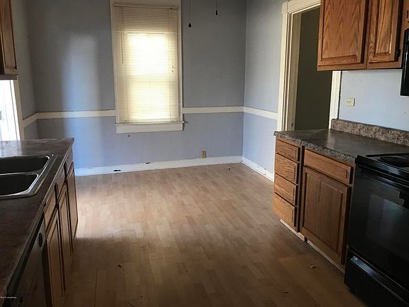 4th image of 2619 Slevin St