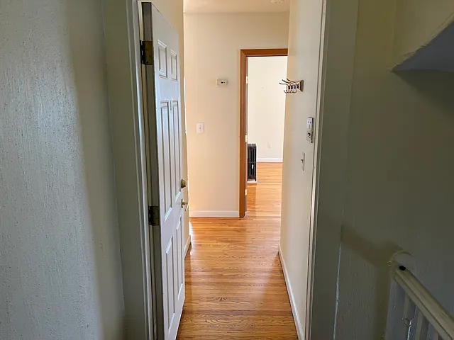 6 Alberta Ter #2 — Photo 1