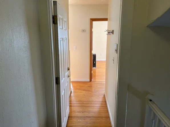 6 Alberta Ter APT 2, Cambridge, MA 02140