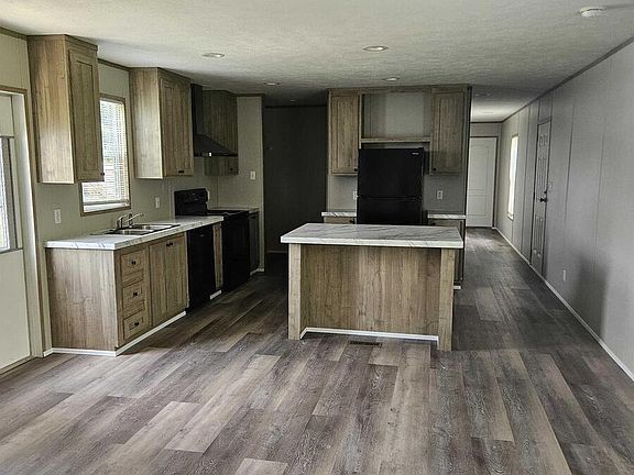 2nd image of 2737 W Washington Ctr #137