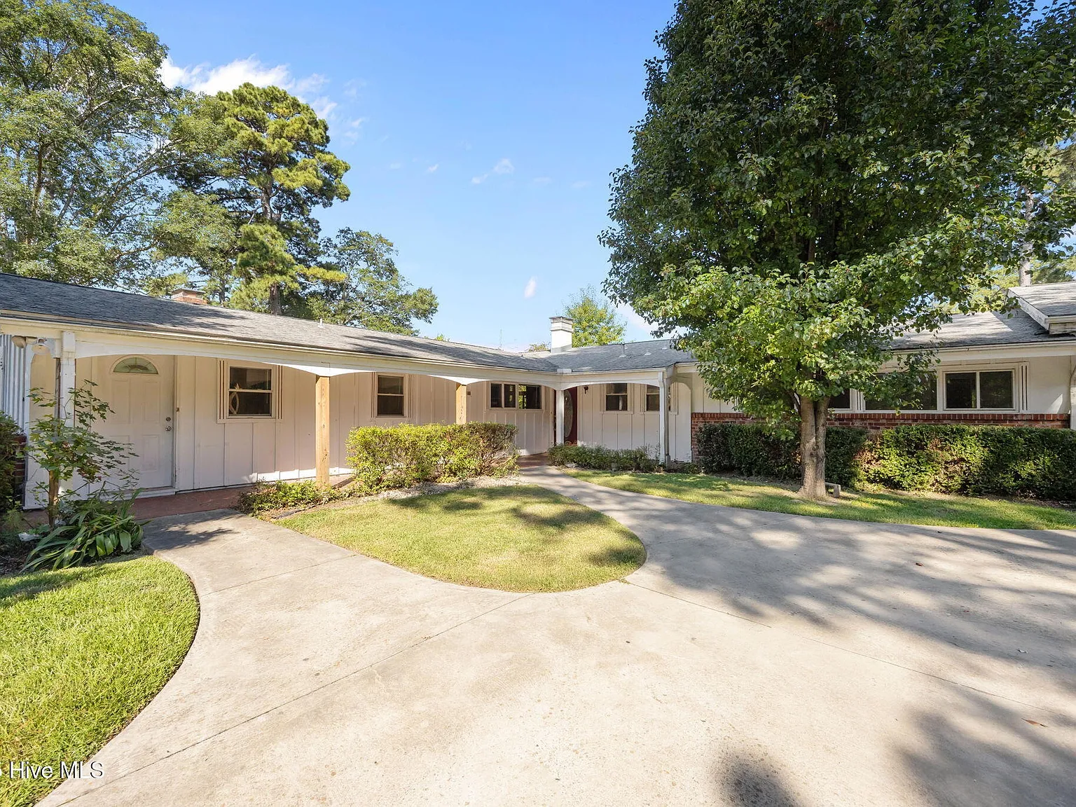 5 bed, 2486 sqft, $2,700 — Photo 1