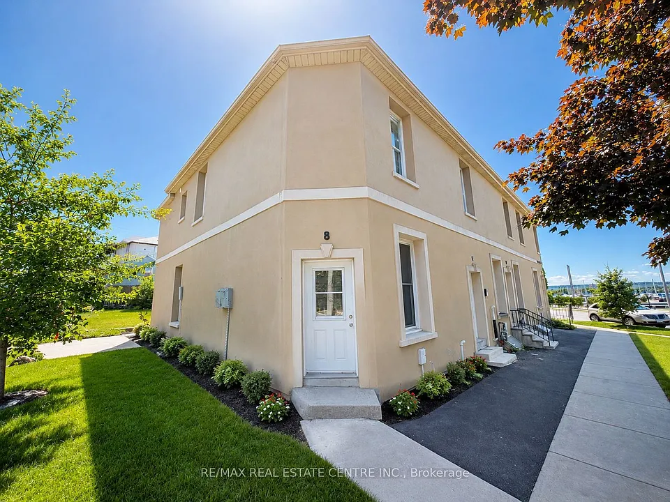 8 Brock St