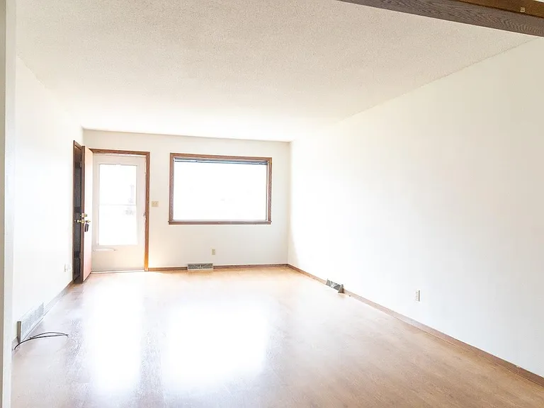 714 Logan Ave #1 — Photo 6