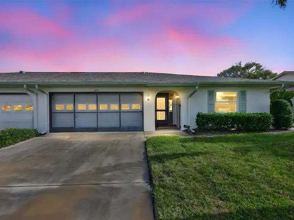 1713 Hammersmith Dr, Sun City Center, FL 33573