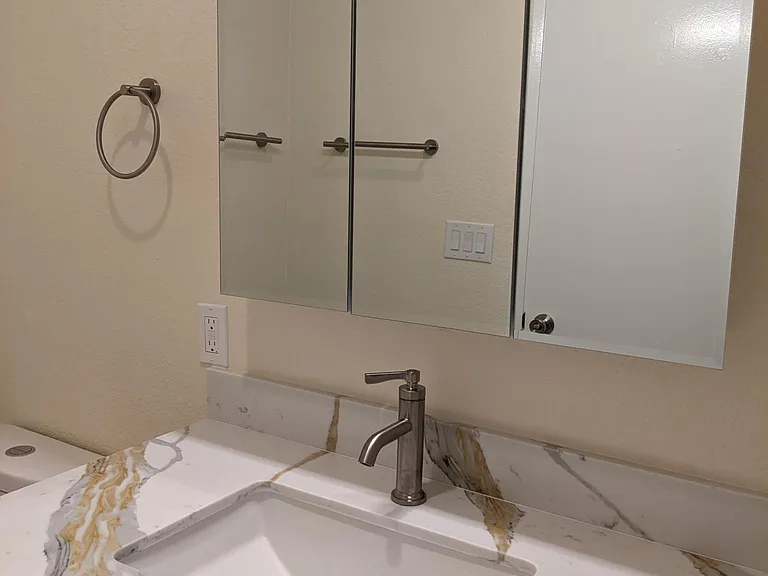 5637 Lake Park Way #6 — Photo 11