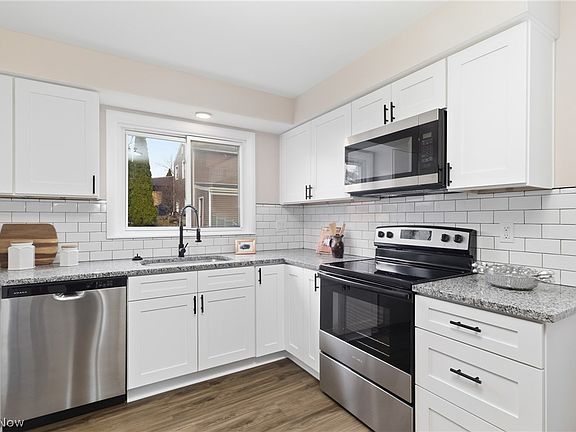 3rd image of 266 Barnes Dr